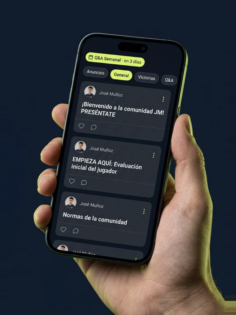 El feed de la comunidad de JM Padel Academy en el móvil